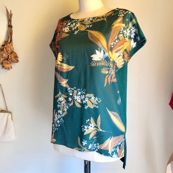 per una Tops - Pretty Per Una M&S Green Floral Top Tee NWT Sz 6